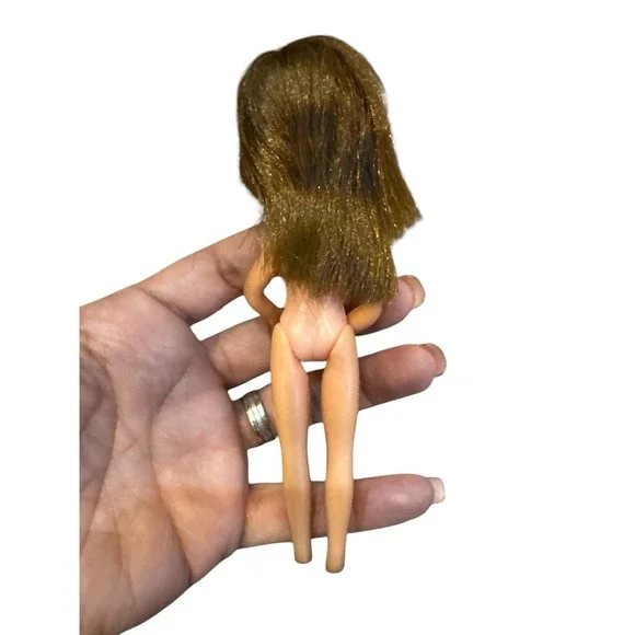 Vtg 1967 Uneeda Tiny Teens Doll Brunette Kiddle & Dawn Friend‎ - Picture 2 of 4